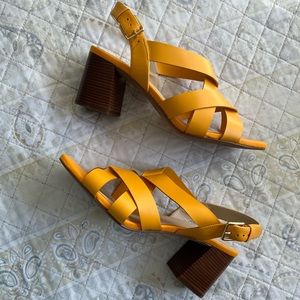 Cole haan Womens Jamie  Strappy Sandal Yellow 9.5B